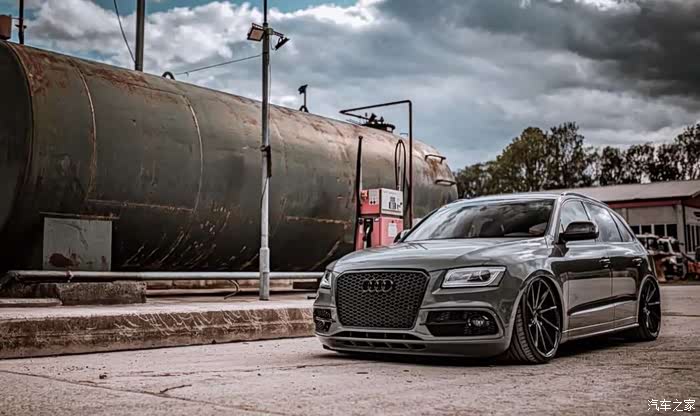 暗灰系奥迪s q5.低趴尽显不同的姿态!