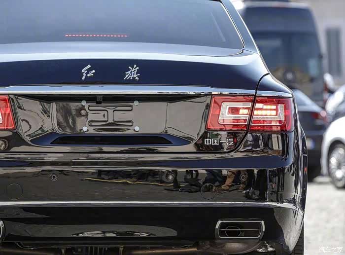 红旗n501.没带话筒的红旗一样霸气