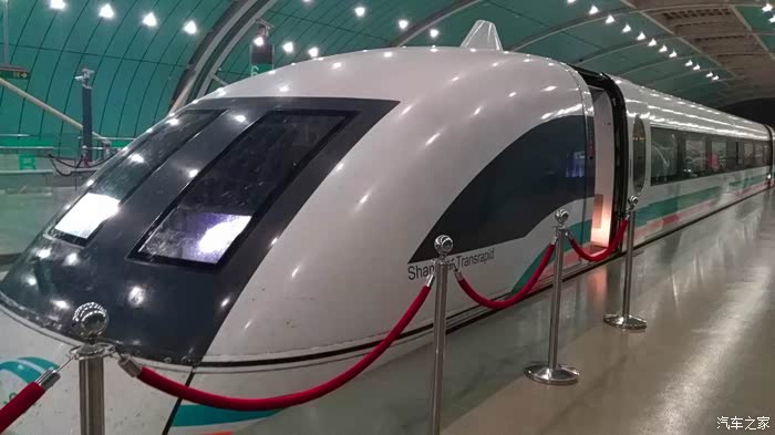 儿子惦记好久的磁悬浮是要坐坐的