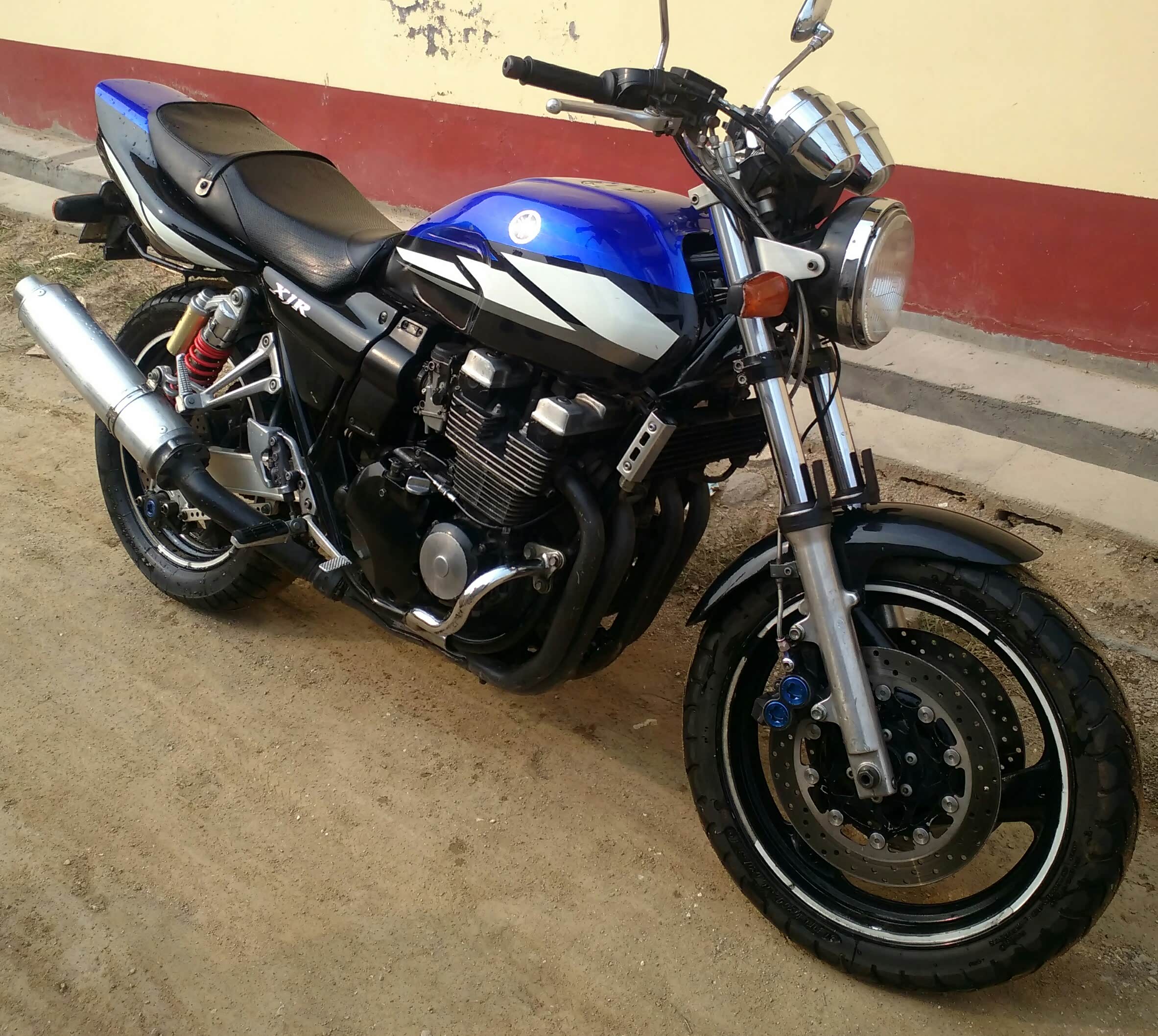 03年雅马哈xjr看看你喜欢吗?