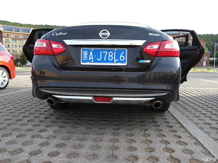 天籁后面的尾标扣了 想换一个美版的英文字母 哪有卖的