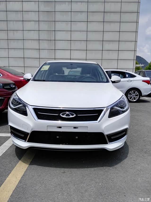 奇瑞新艾瑞泽7白色图片欣赏