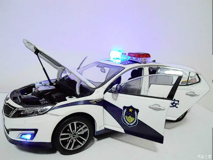 为人民服务118起亚k5警车模型改装爆闪