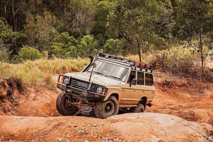 丰田兰德酷路泽lc60这越野性能真牛