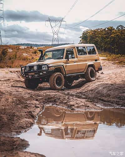 丰田lc78这涂装更显越野气质