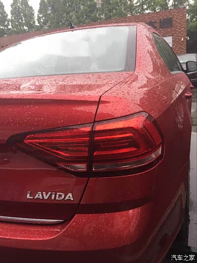 朗逸尾灯   排量1598