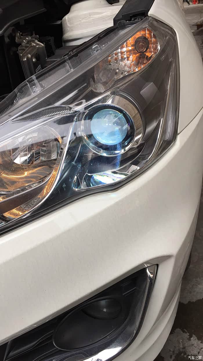 开大灯试试,正常了再用扎线固定好安定器!