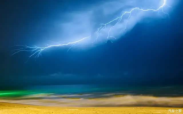 这样的电闪雷鸣,大自然的咆哮,你看得害怕么?