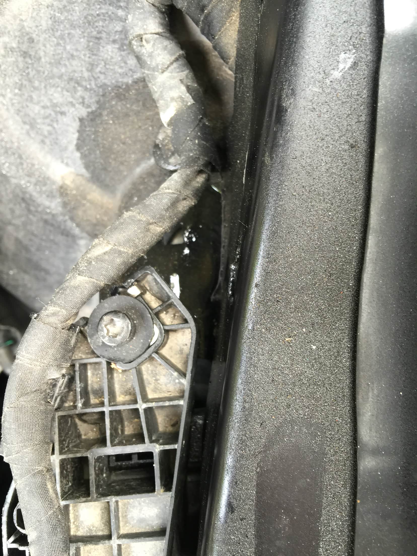 大神帮忙看看这是漏油吗