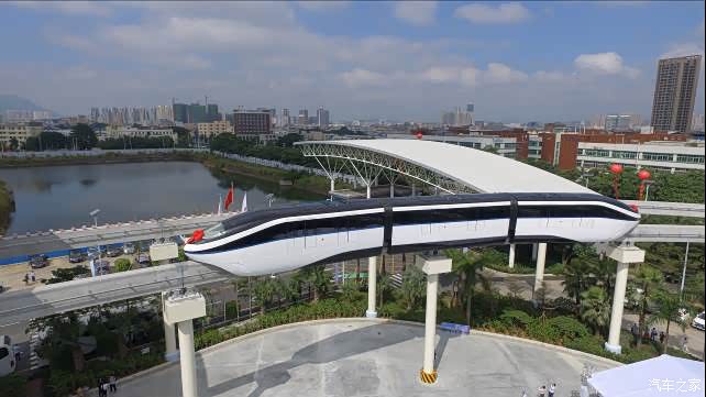 比亚迪"云轨"正式通车 喜迎首个项目签约