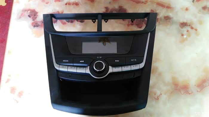 有没人要啊全新赛欧三收音机