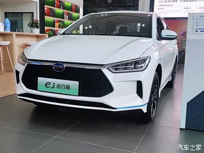 今天看了看展厅的e3纯电动车,样子看上去不丑,听销售说续航400公里
