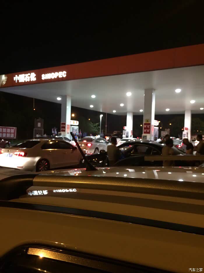 此刻的长兴岛服务区