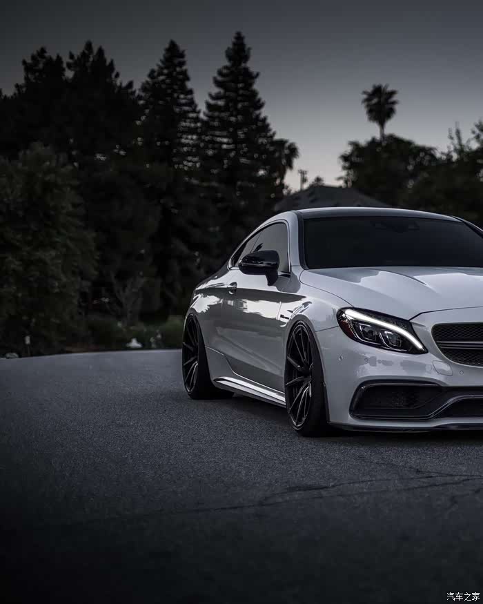 奔驰amg c63,太让人喜欢了