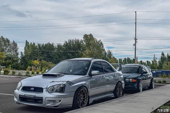 斯巴鲁翼豹wrxsti八代bmwe4真的喜欢