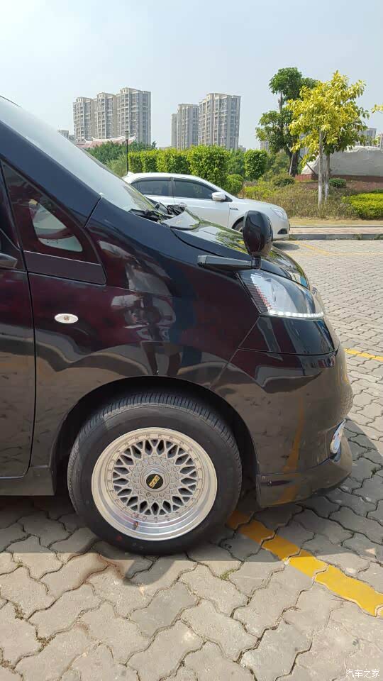 选择nv200选择折腾,上bbs暴龟轮毂205宽胎,扶手箱,铝合金踏板