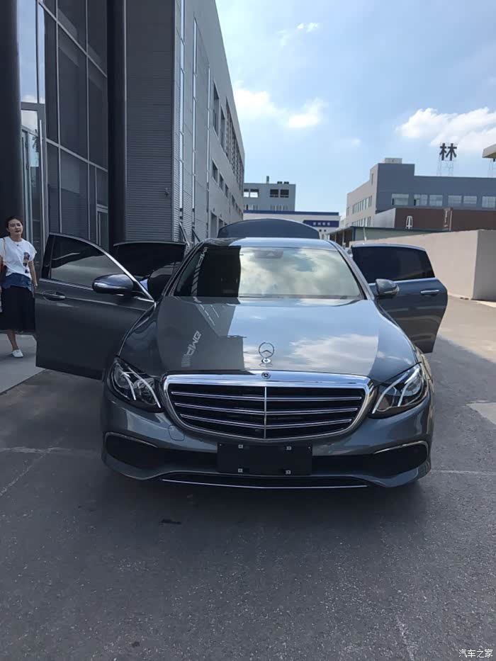 【图】入手颜色稀有的月光石灰e300l豪华立标_奔驰e级论坛_汽车之家