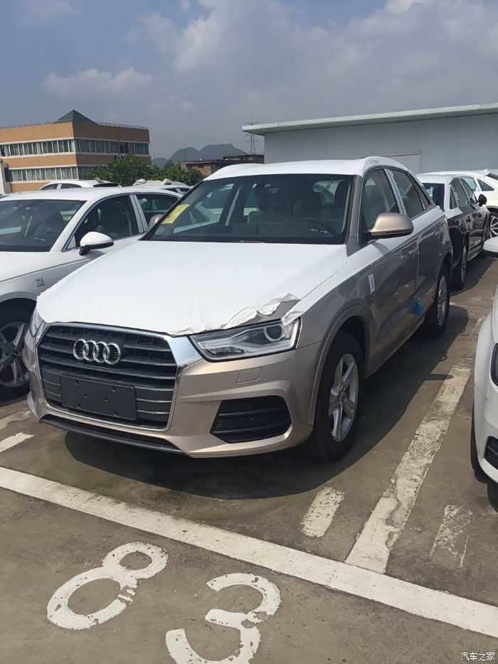 2017款奥迪q3铂金米色停产了