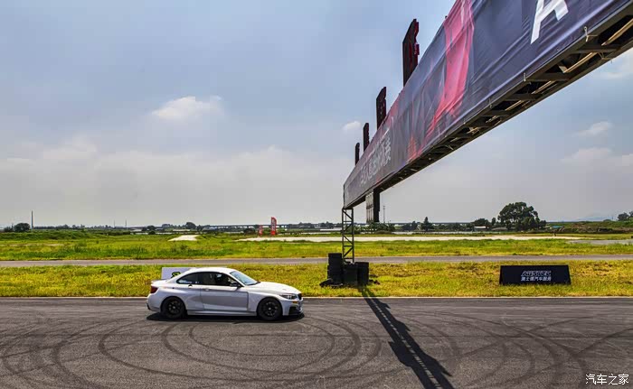 车达人bimmre专场够胆你就黎惠州福冈赛车场更新第一视角