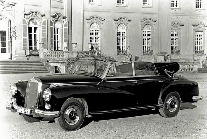 1962年时的奔驰敞篷车