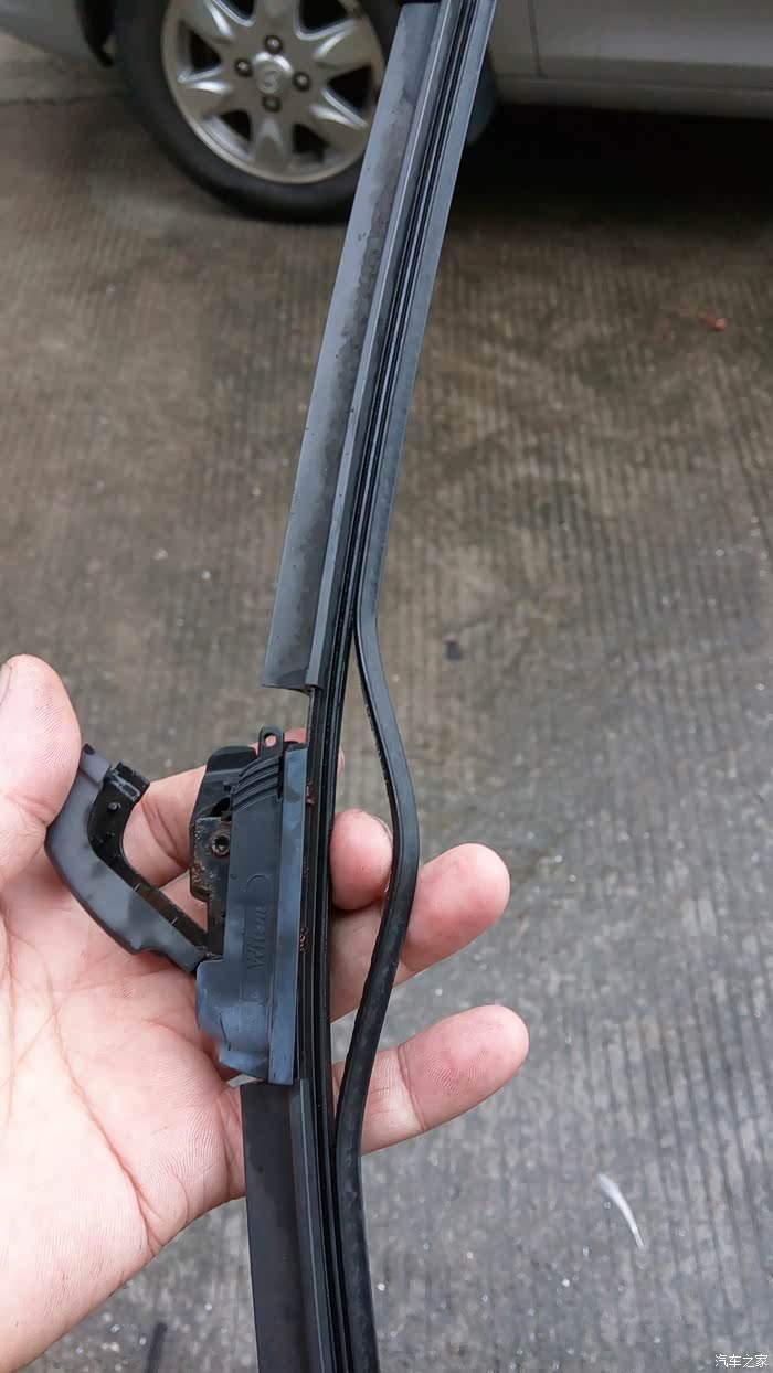 更换雨刮胶条