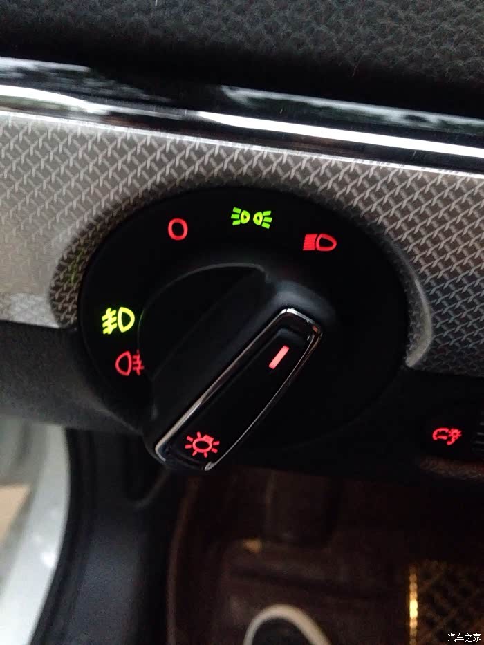 雾灯是不是坏了