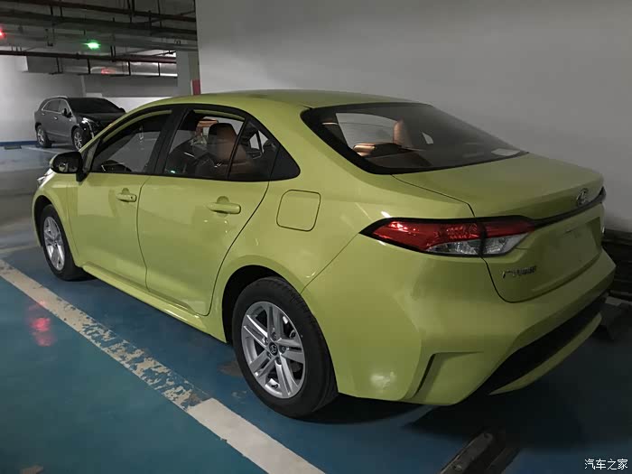 新提柠檬黄雷凌告别致炫