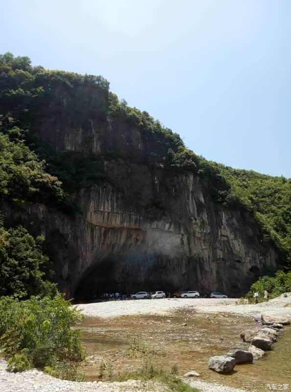 这里大名是:郧阳区青曲镇老湾村黑水河.环视了一,嗯,的确是风水宝地.