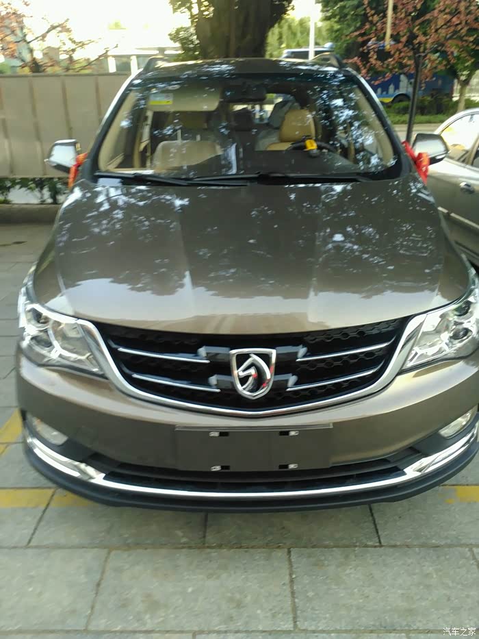 异地提16款宝骏730 1.5舒适大漠金