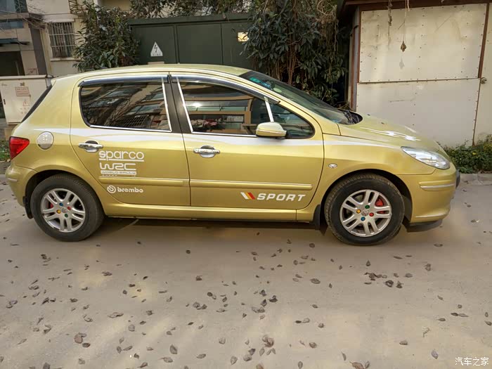 708 | 回复: 11 标致307论坛 今天把刹车盘换了,轮毂螺丝盖改色