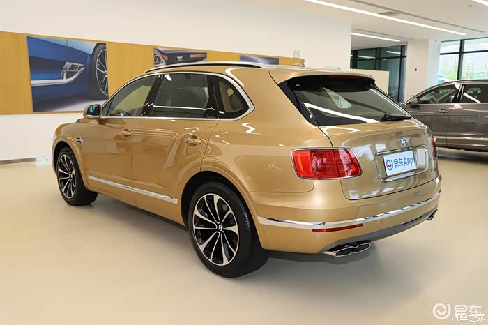 18款宾利添越40金色