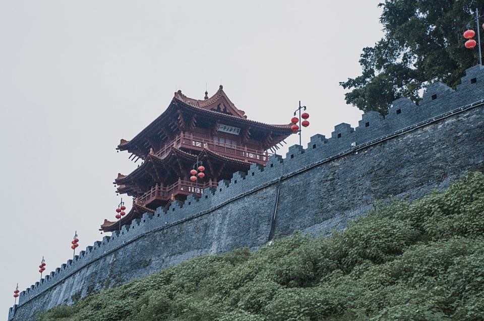 肇庆宋城墙历史上历尽沧桑也经过有20多次的修葺