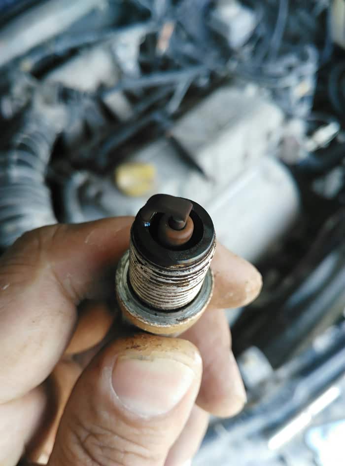 真坑人啊!今天下旗云的火花塞一看居然是k7rtc