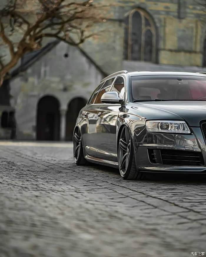 完美姿态奥迪rs6avantc650升v10