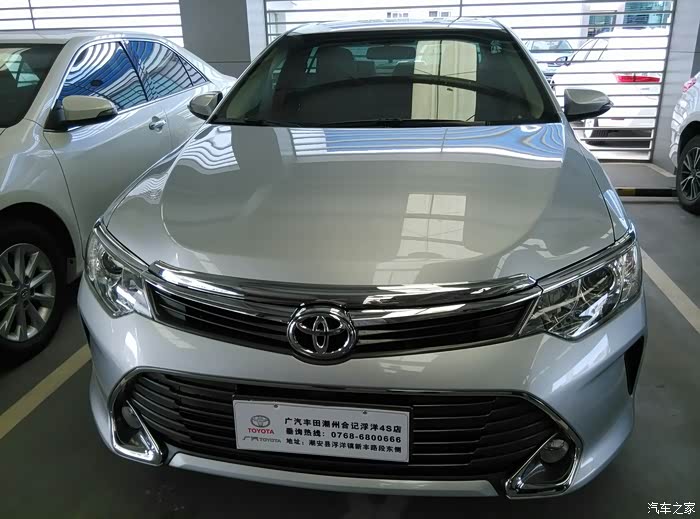 全新凯美瑞2.0g水晶银提车作业