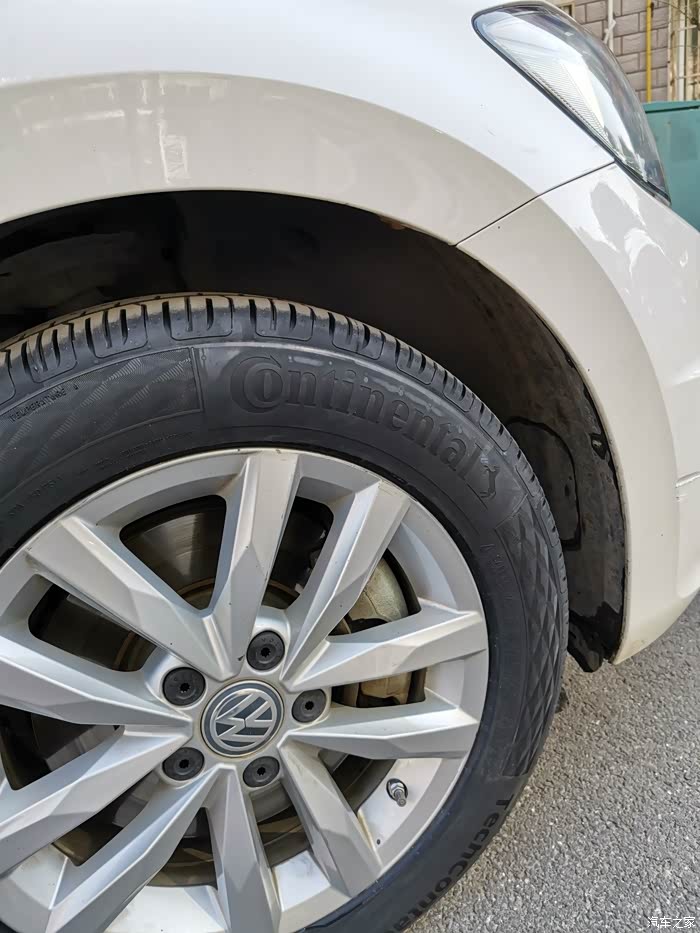 18款途安l81000公里换轮胎