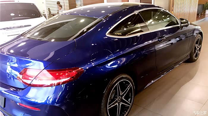 7177 | 回复: 42 奔驰c级论坛 c300 coupe宝石蓝七个月的等待,终于!