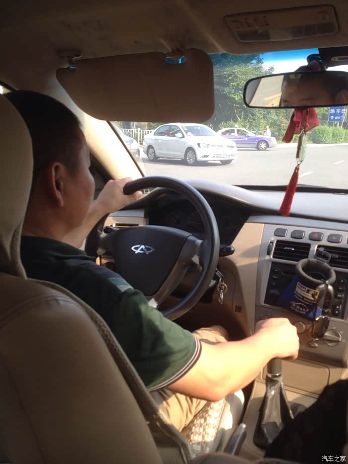 昨天坐黑车就是a5,后排空间比a3大