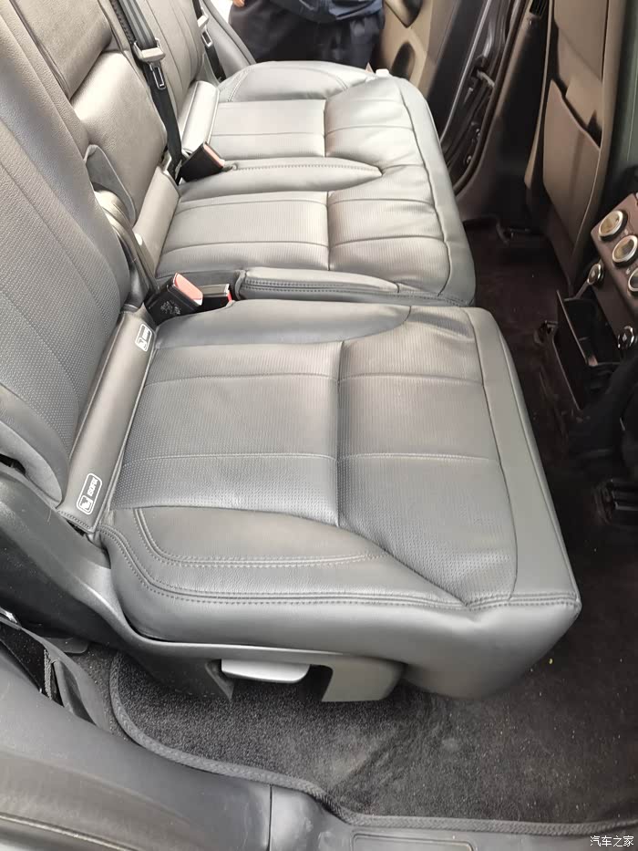 路虎发现5后排座椅加宽6到8工分