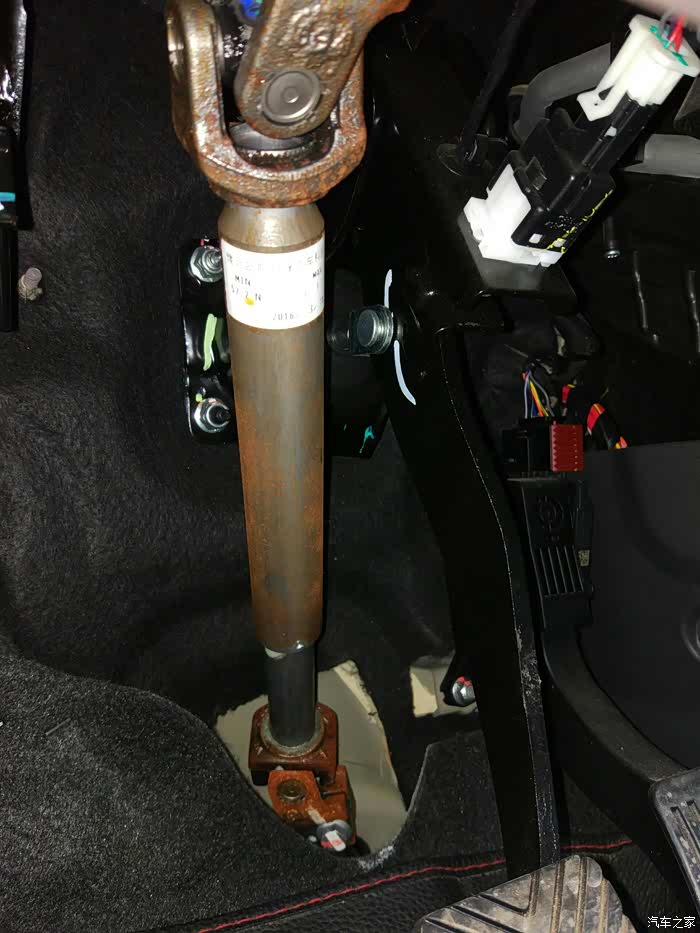 主驾驶室方向机整体生锈求解