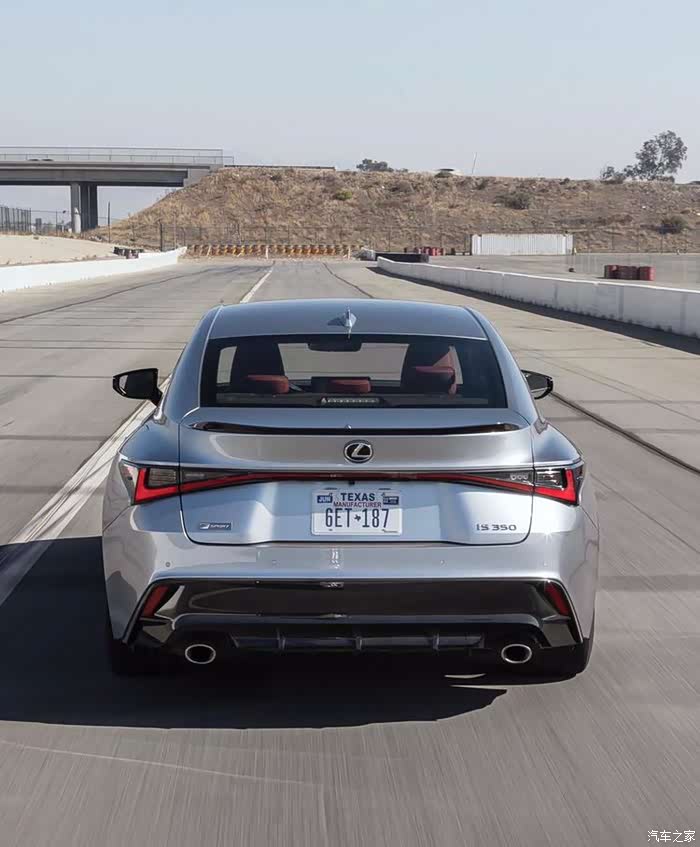 2021款雷克萨斯is颜值升级,内涵又时尚.