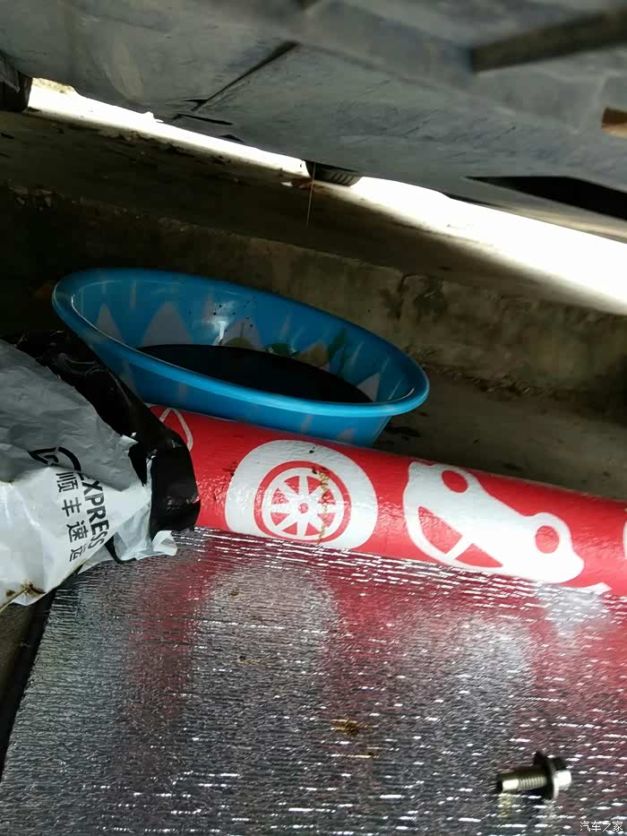 别克君越换机油机滤