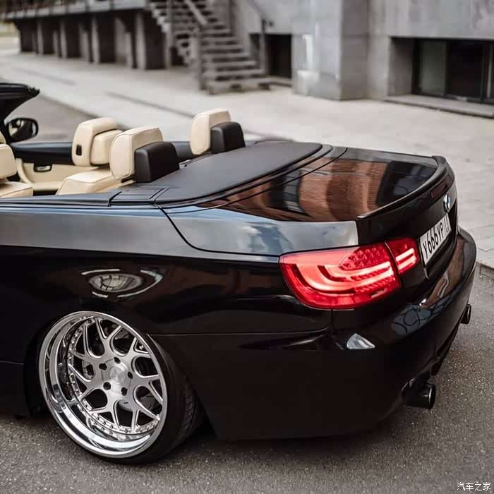 139 | 回复: 0 宝马3系论坛 bmw e93 335敞篷.这个姿态就对了!