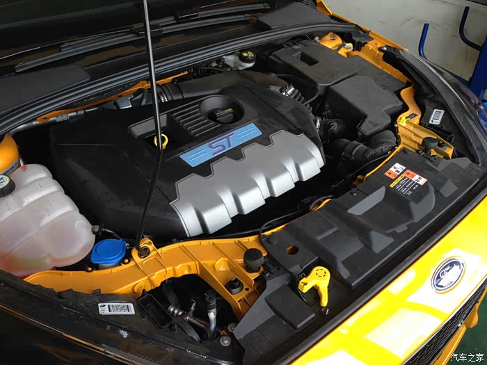 小小的机舱内被赛的满满的 发动机号的拓印真是让我头