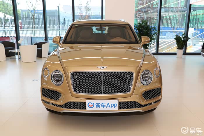 18款宾利添越40金色