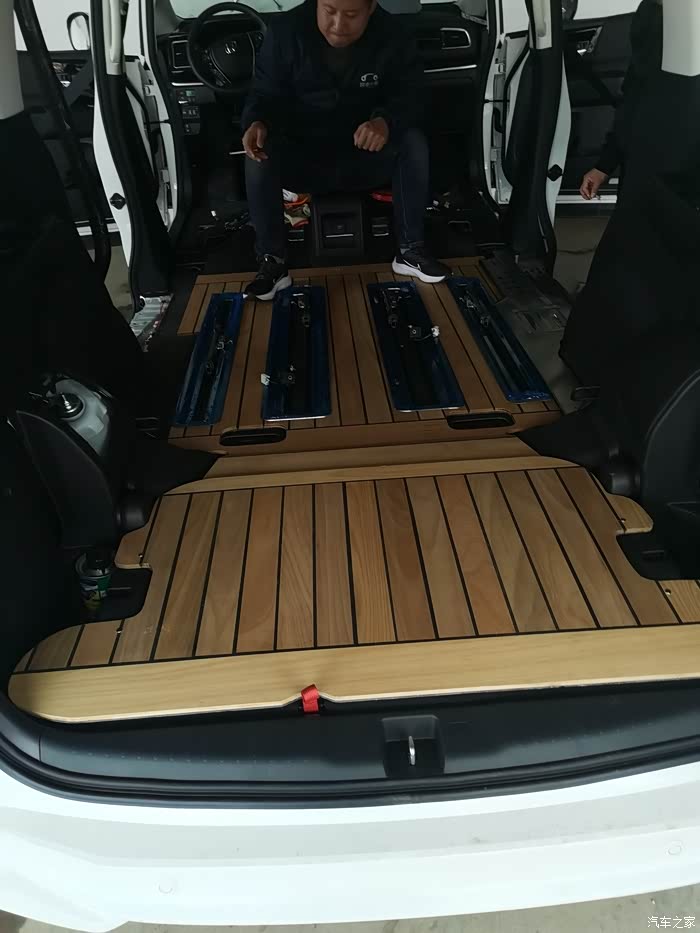 【图】2月25日提车 今天来铺地板 装电视_艾力绅论坛_汽车之家论坛
