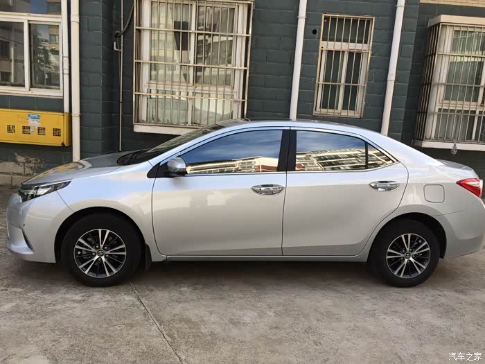 银色车贴什么颜色膜好看