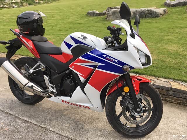 重庆出准新车cbr300abs三色