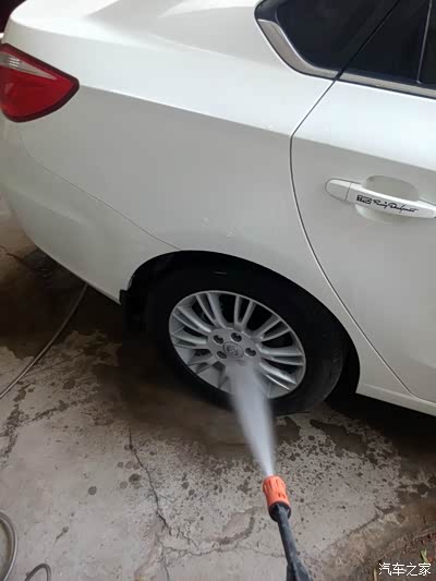 3,愉悦心情,这个心情不好我也不会自己洗车 4,锻炼身体,确实明显,洗完