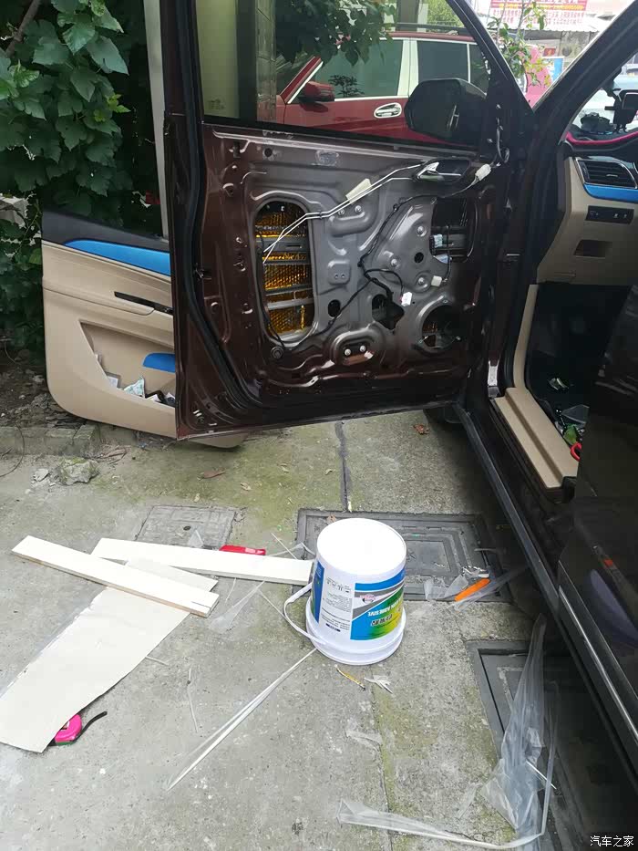 里面完成,下步用张大,蒙住整个门板